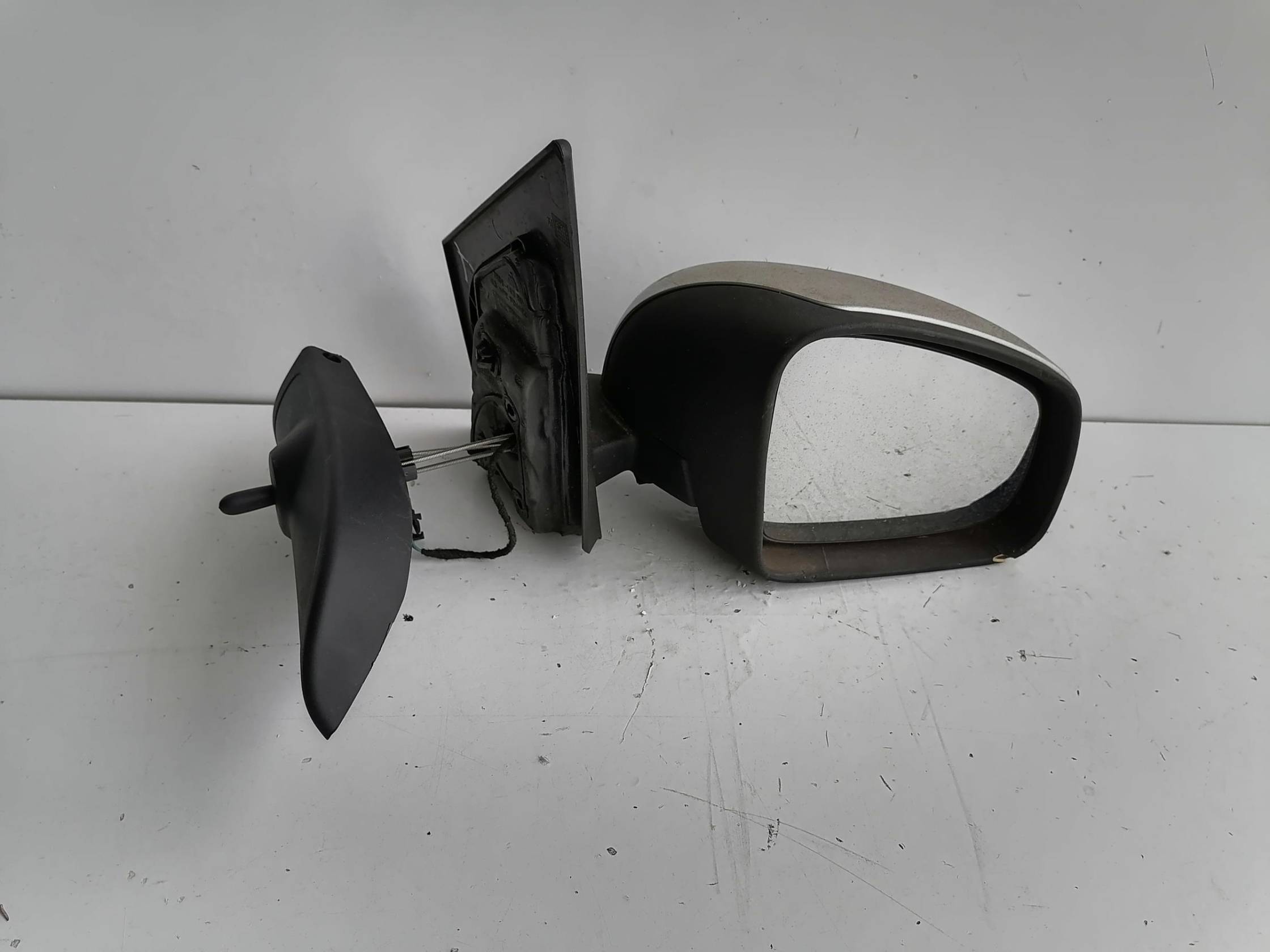 Retrovisore est. dx.